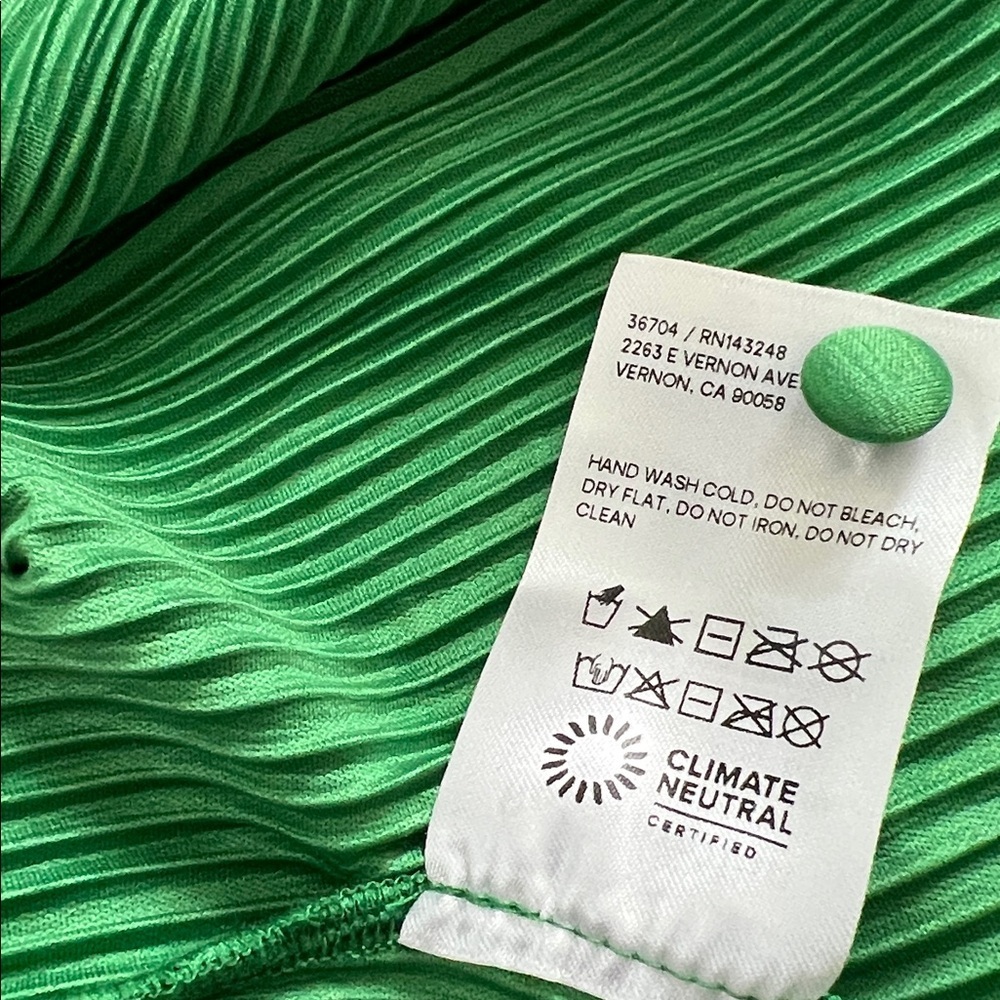 Reformation Laylin Plisse Green Oversized . Size M - Picture 12 of 14